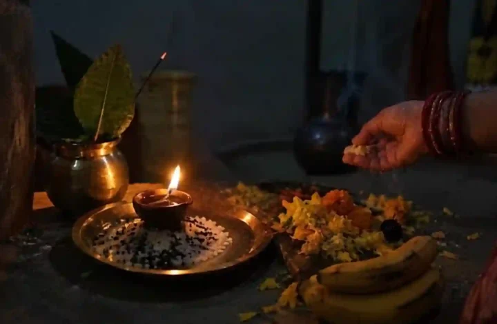 अमावस्या के टोटके और उपाय: धन, नजर दोष, पितृ शांति और क्या न करें